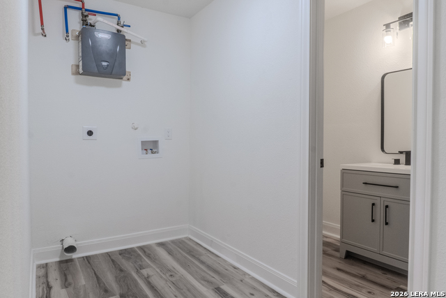 Image 24 of 43 For 1214 Hough  