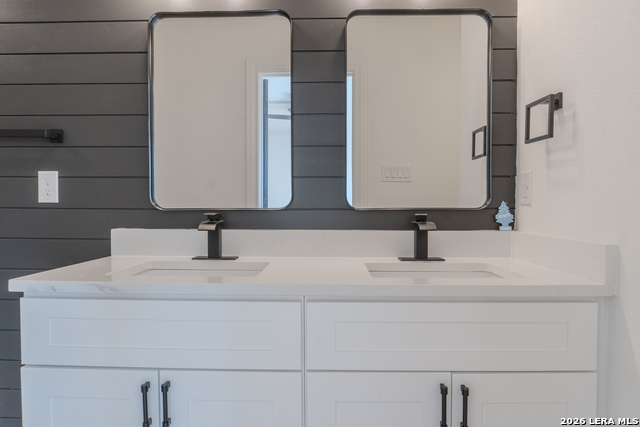 Image 28 of 43 For 1214 Hough  