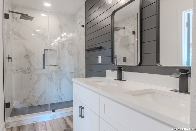 Image 29 of 43 For 1214 Hough  