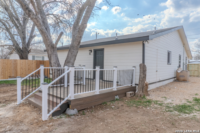 Image 36 of 43 For 1214 Hough  