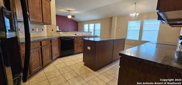 Image 8 of 11 For 8307 White Mulberry