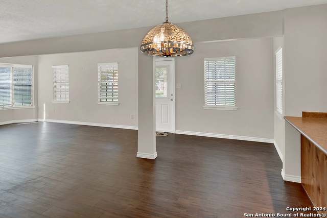 Image 13 of 33 For 603 N Rachel St