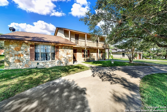 Image 2 of 33 For 603 N Rachel St