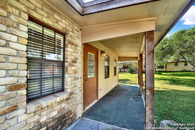 Image 28 of 33 For 603 N Rachel St