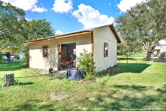 Image 33 of 33 For 603 N Rachel St