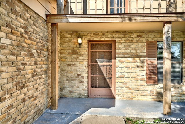 Image 4 of 33 For 603 N Rachel St