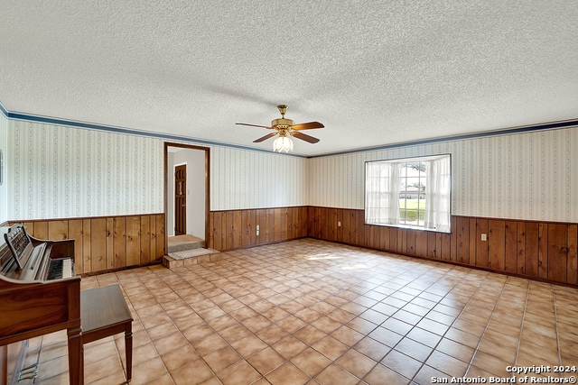 Image 7 of 33 For 603 N Rachel St