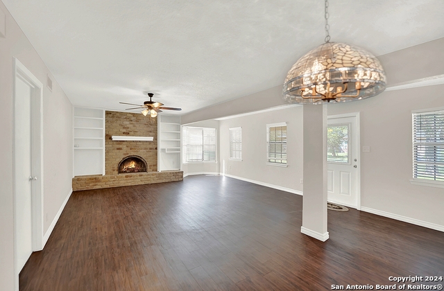 Image 9 of 33 For 603 N Rachel St