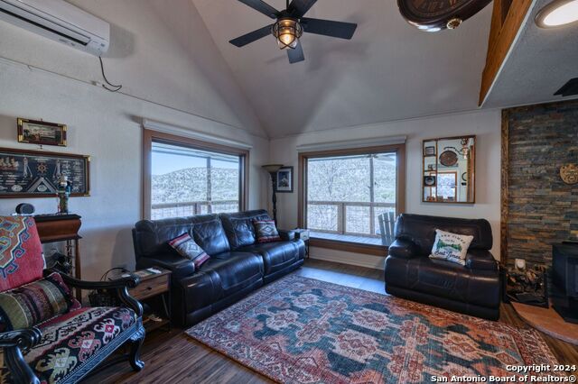 Image 17 of 63 For 281 Roaring Springs