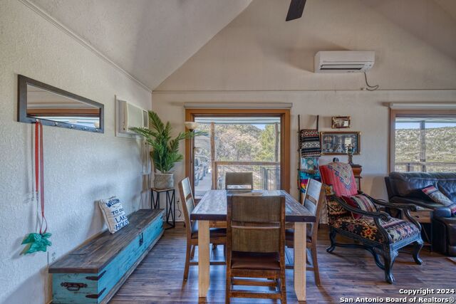 Image 20 of 63 For 281 Roaring Springs