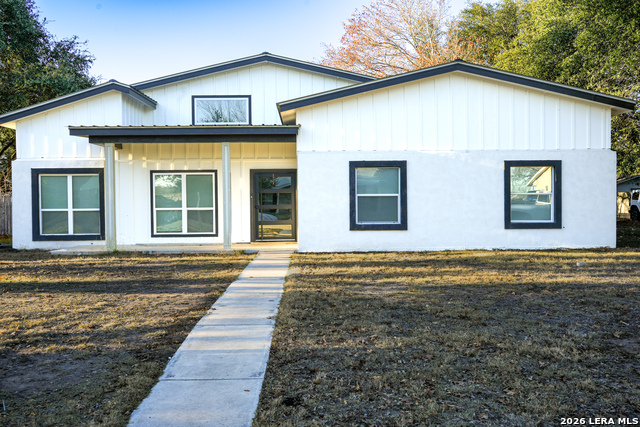 Image 2 of 20 For 108 S Bluebonnet