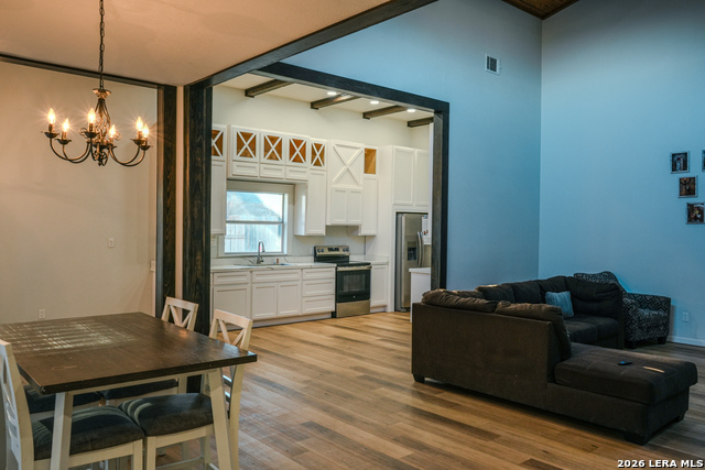 Image 3 of 20 For 108 S Bluebonnet