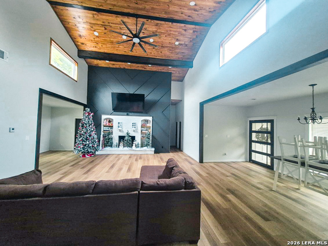 Image 4 of 20 For 108 S Bluebonnet