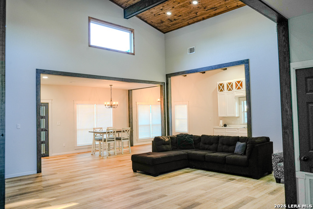 Image 7 of 20 For 108 S Bluebonnet