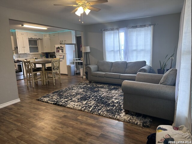 Image 2 of 18 For 105 Huebinger E