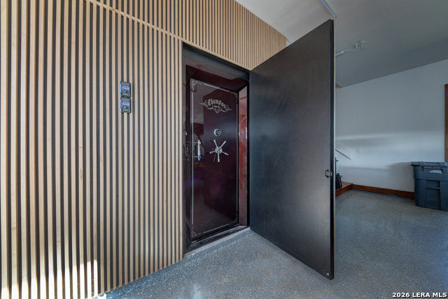 Image 28 of 50 For 13944 Fm 32  