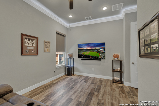 Image 14 of 46 For 1426 Village Inn