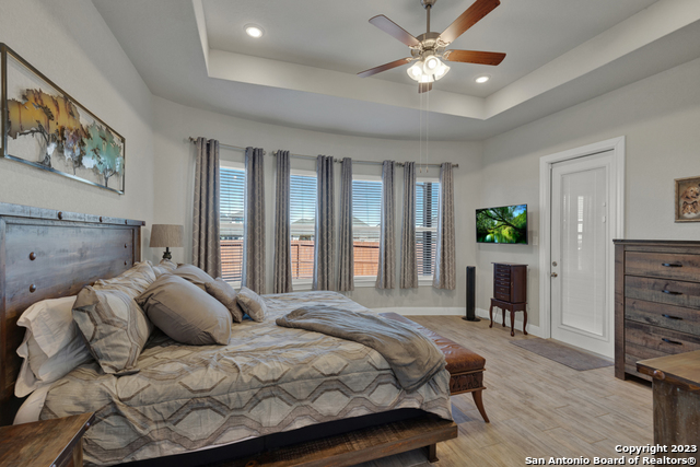 Image 18 of 46 For 1426 Village Inn