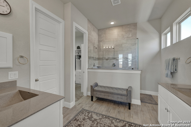 Image 19 of 46 For 1426 Village Inn