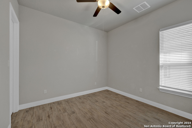 Image 23 of 46 For 1426 Village Inn