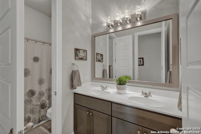 Image 25 of 46 For 1426 Village Inn