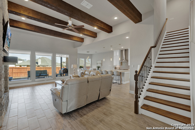 Image 6 of 46 For 1426 Village Inn