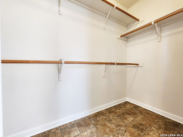 Image 13 of 38 For 8422 Whitebrush