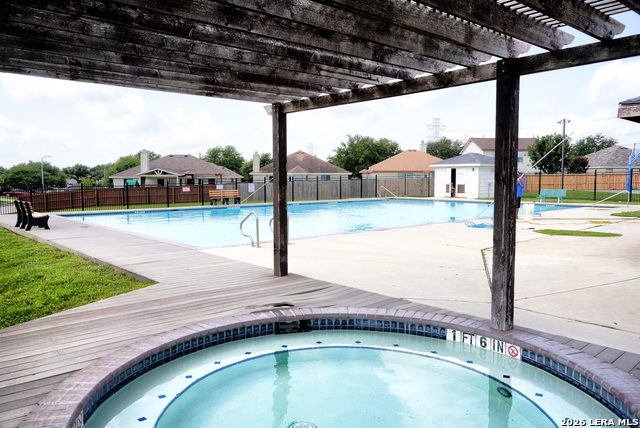 Image 21 of 38 For 8422 Whitebrush