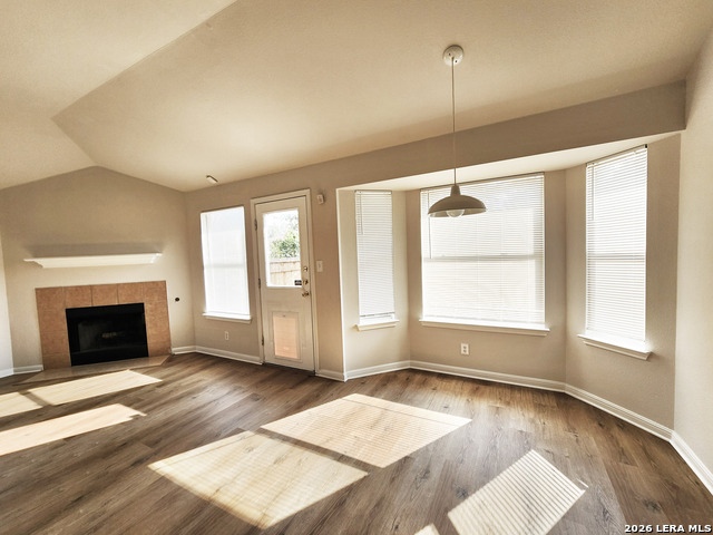 Image 5 of 38 For 8422 Whitebrush