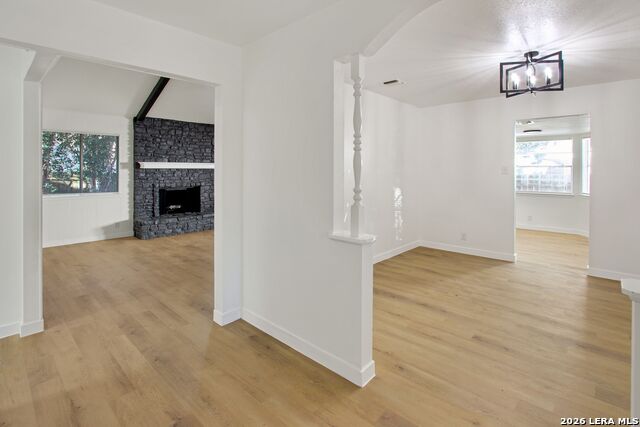 Image 5 of 24 For 8403 Brixton