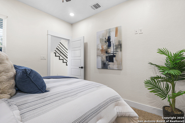 Image 18 of 28 For 1021 Hackberry S 201