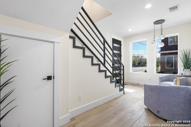 Image 19 of 28 For 1021 Hackberry S 201