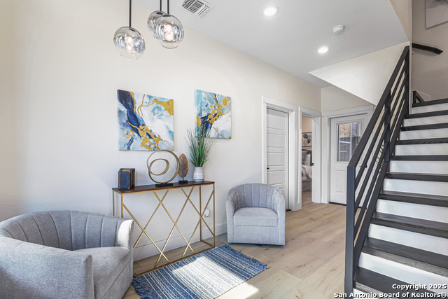 Image 20 of 28 For 1021 Hackberry S 201