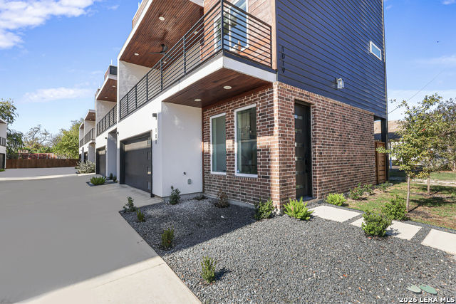 Image 23 of 28 For 1021 Hackberry S 201