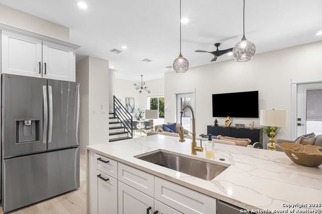 Image 4 of 28 For 1021 Hackberry S 201