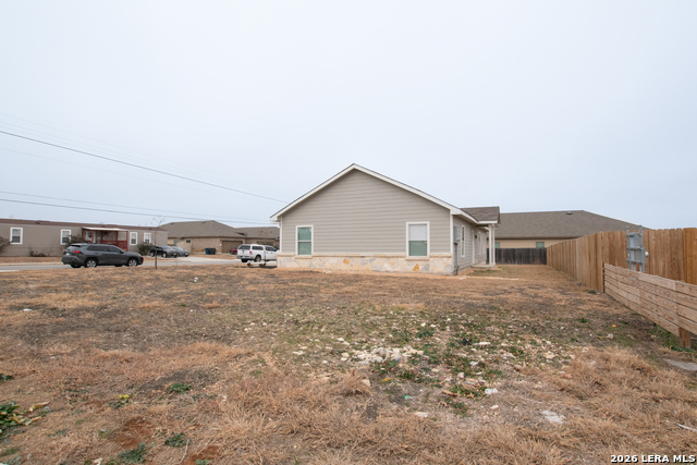 Image 4 of 28 For 2621 Pahmeyer