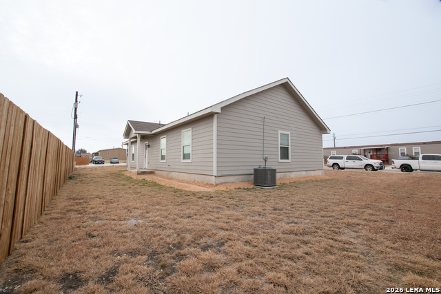 Image 7 of 28 For 2621 Pahmeyer