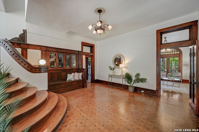 Image 12 of 50 For 109 Woodlawn E