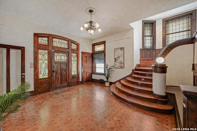 Image 13 of 50 For 109 Woodlawn E