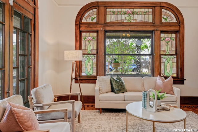 Image 17 of 50 For 109 Woodlawn E