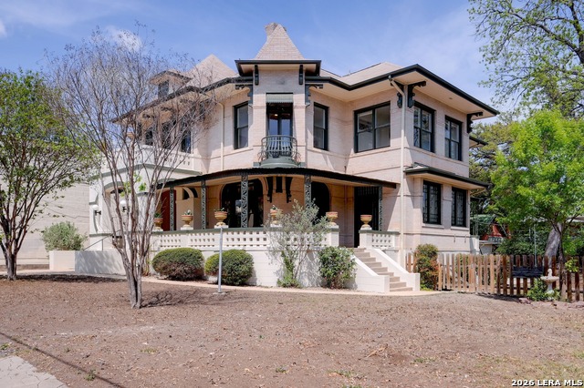 Image 2 of 50 For 109 Woodlawn E