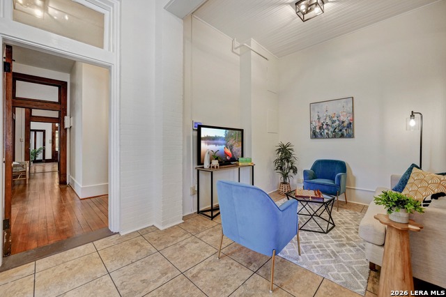 Image 30 of 50 For 109 Woodlawn E