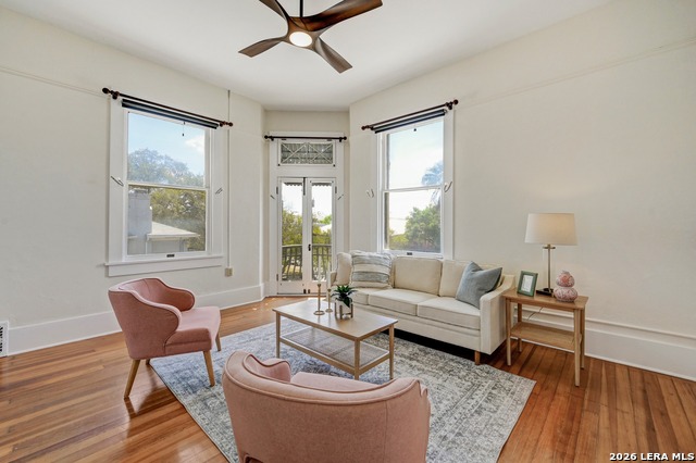 Image 36 of 50 For 109 Woodlawn E