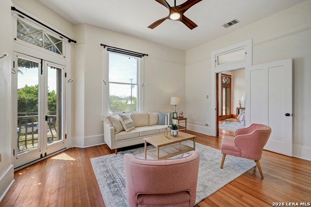 Image 37 of 50 For 109 Woodlawn E