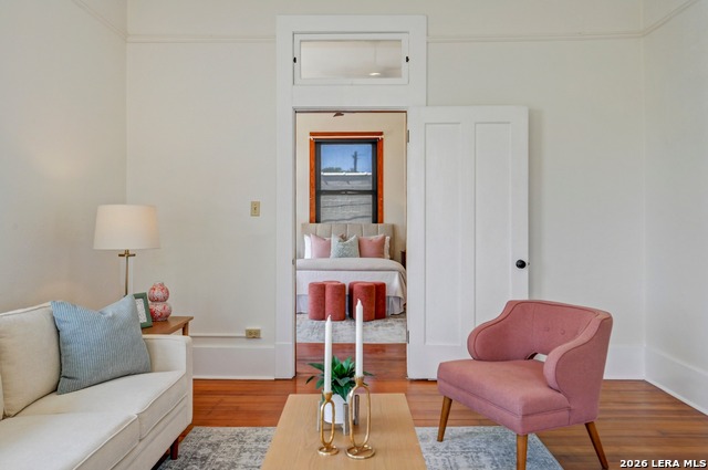 Image 38 of 50 For 109 Woodlawn E