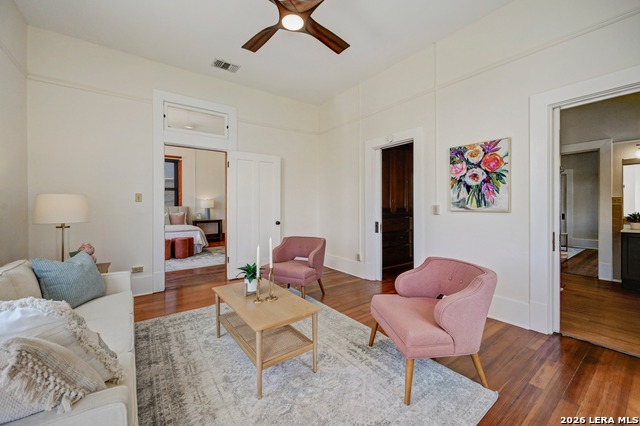 Image 39 of 50 For 109 Woodlawn E