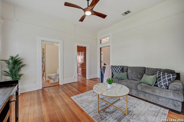 Image 42 of 50 For 109 Woodlawn E