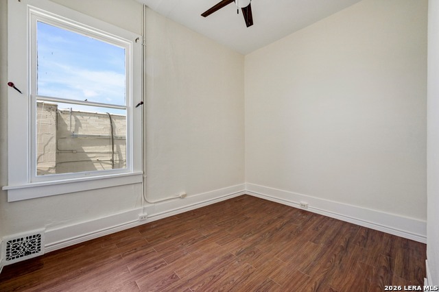 Image 44 of 50 For 109 Woodlawn E