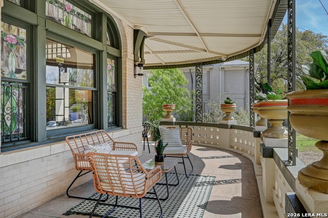 Image 8 of 50 For 109 Woodlawn E