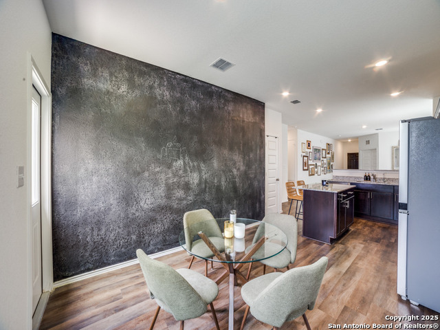 Listing photo id 8 for 177 Acorn  